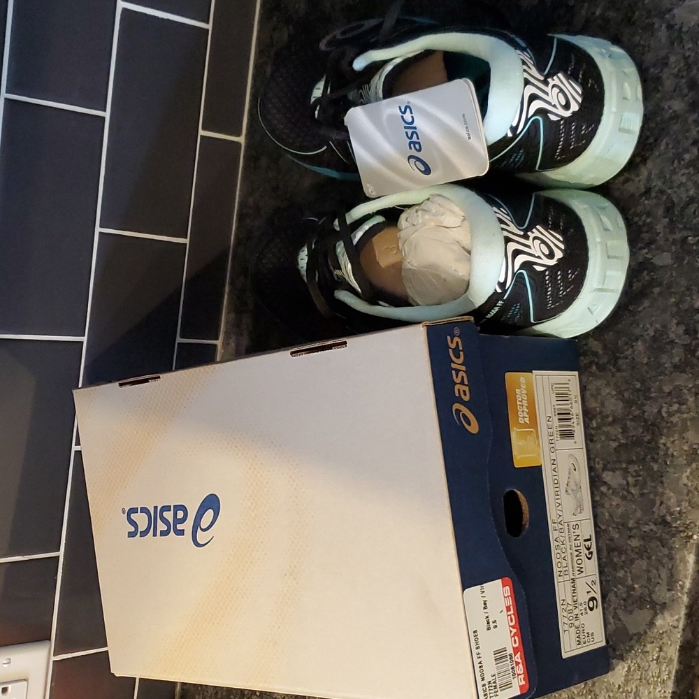 Asics Tri Noosa FF women's 9.5